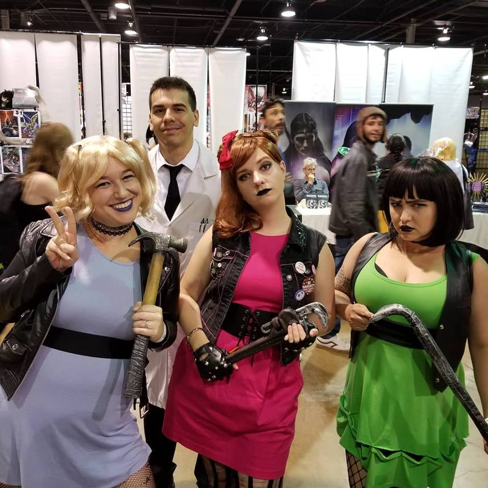 heather reusz aiyana wade and tamara chambers from channel awesome cosplaying as power puff girls at wizard world chicago 2018