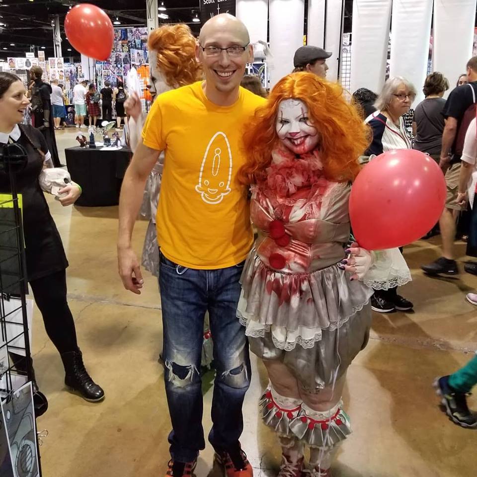 trevor mueller with cosplay stephen king it at wizard world chicago 2018