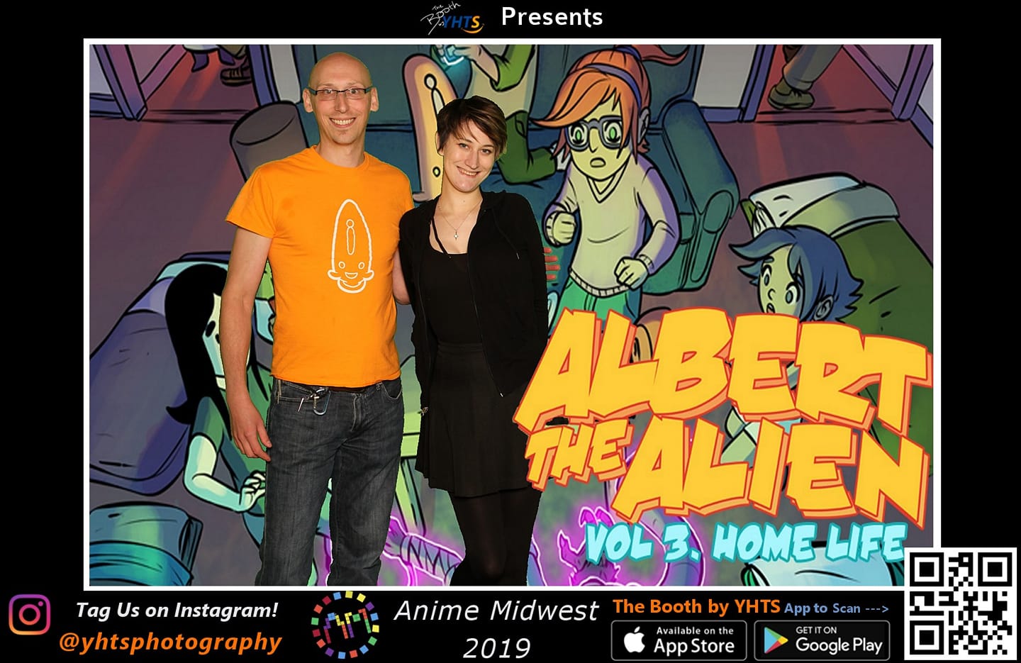 Trevor Mueller and Nikita Rauba at Anime Midwest 2019 photo booth albert the alien